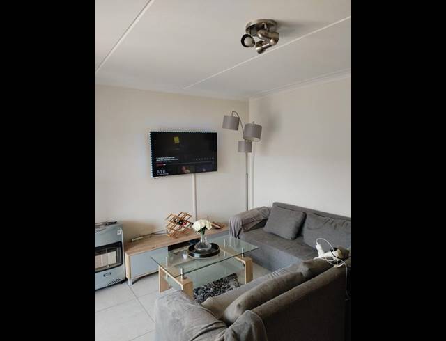 1 BEDROOM APARTMENT FOR SALE IN MODDERFONTEIN
